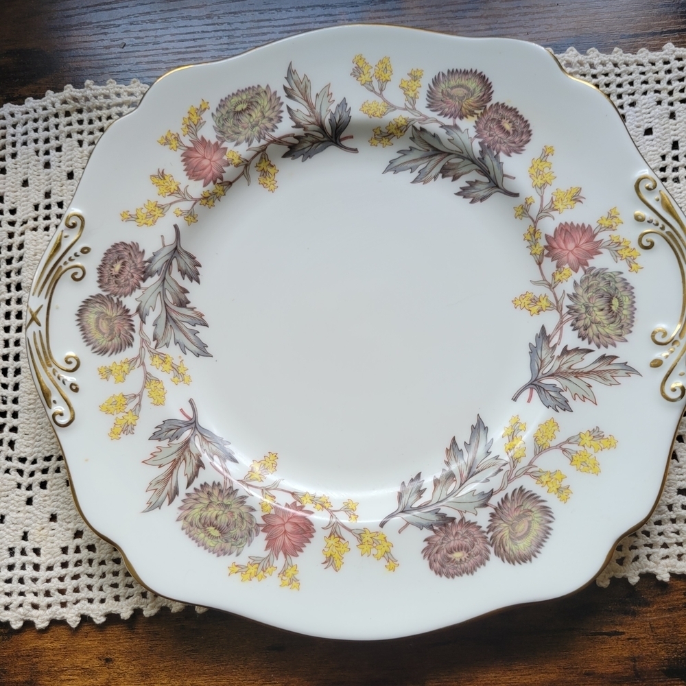 Wedgwood Litchfield Cake Plate white & Gold Excellent unused
